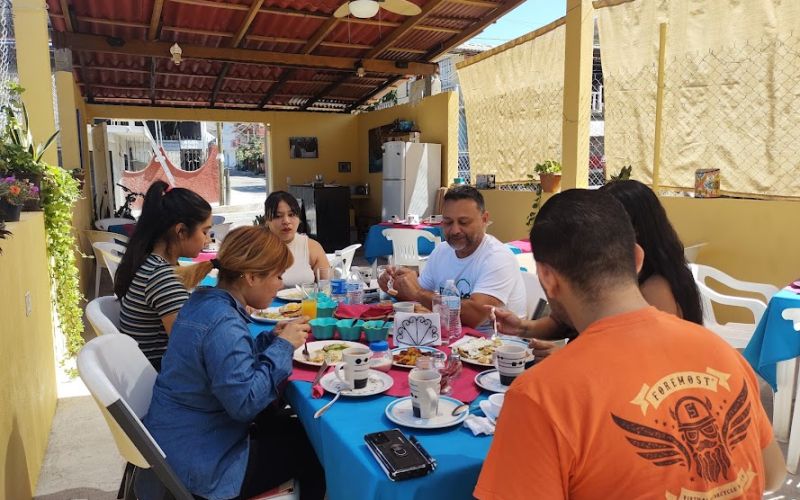 Desayuno Con Familia Y Amigos.jpeg