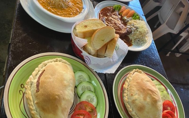 Platillos Sopa Calzone.jpeg