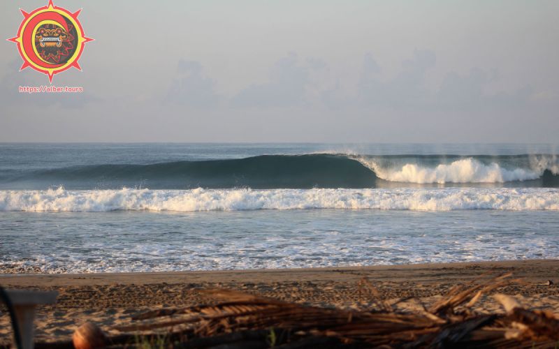 Troncones Surfing Beachbreak    